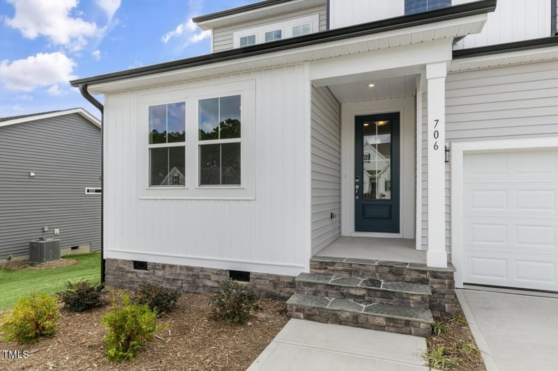 706 Barbour Farm Ln, Four Oaks, NC 27524