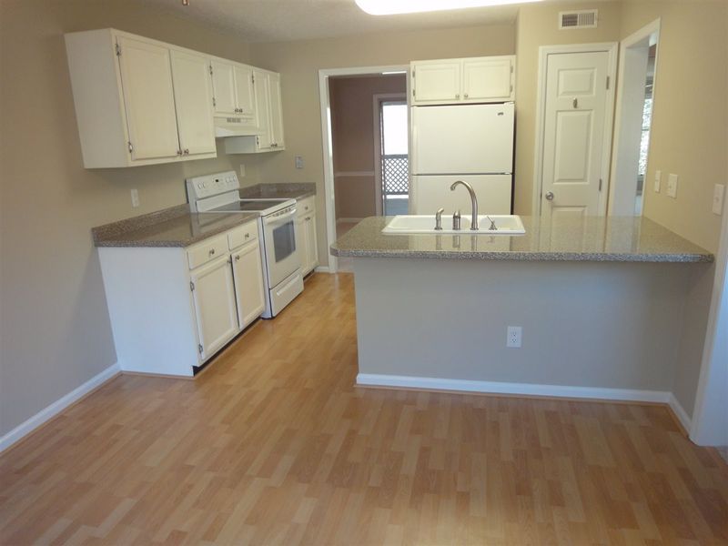 706 Broad Leaf Cir #706, Raleigh, NC 27613