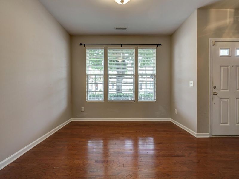 706 Bryant St, Raleigh, NC 27603