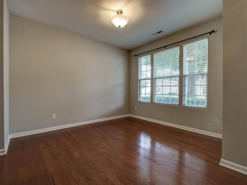 706 Bryant St, Raleigh, NC 27603