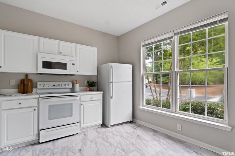 706 Canyon Lake Cir, Morrisville, NC 27560