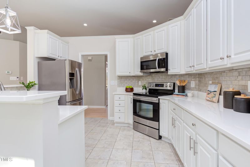 706 Chancellors Ridge Dr, Durham, NC 27713