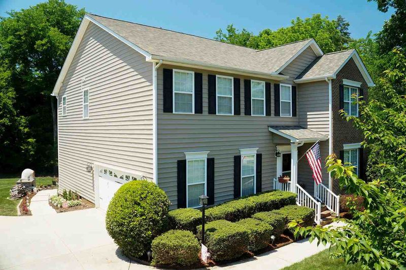 706 Cloverfield Dr, Hillsborough, NC 27278