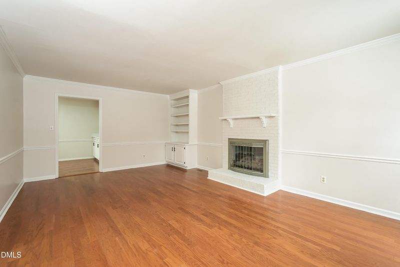 706 Edinburgh Ct, Burlington, NC 27215