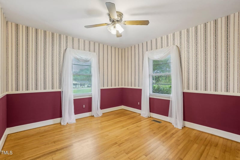 706 Forest Dr, Garner, NC 27529