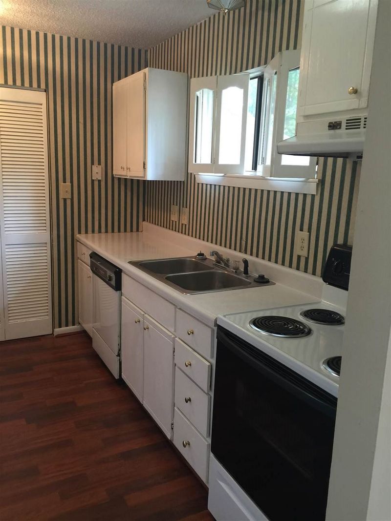 706 Godwin Ct, Raleigh, NC 27606
