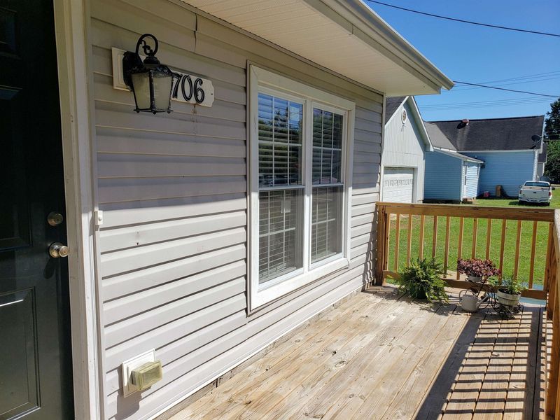 706 W Horne St, Clayton, NC 27520