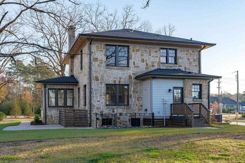 706 Lampwick Ln, Cary, NC 27513