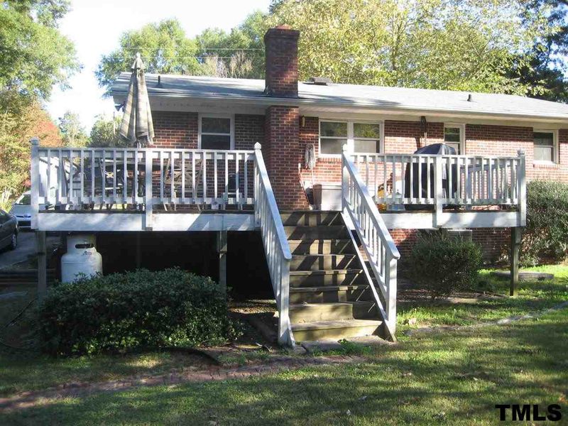 706 Lindley Dr, Durham, NC 27703
