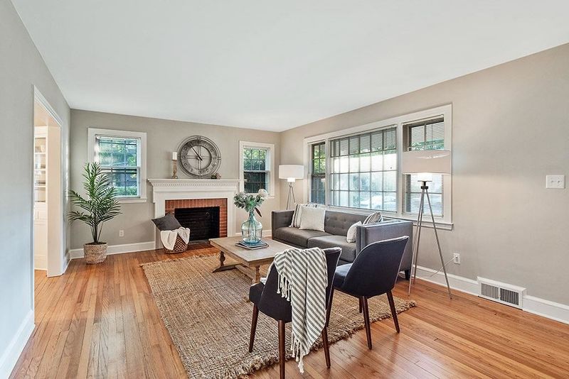 706 S Main St, Wake Forest, NC 27587