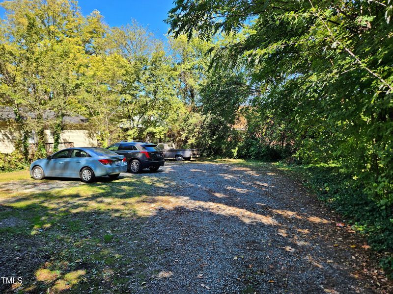 706 Maple Ave, Burlington, NC 27215