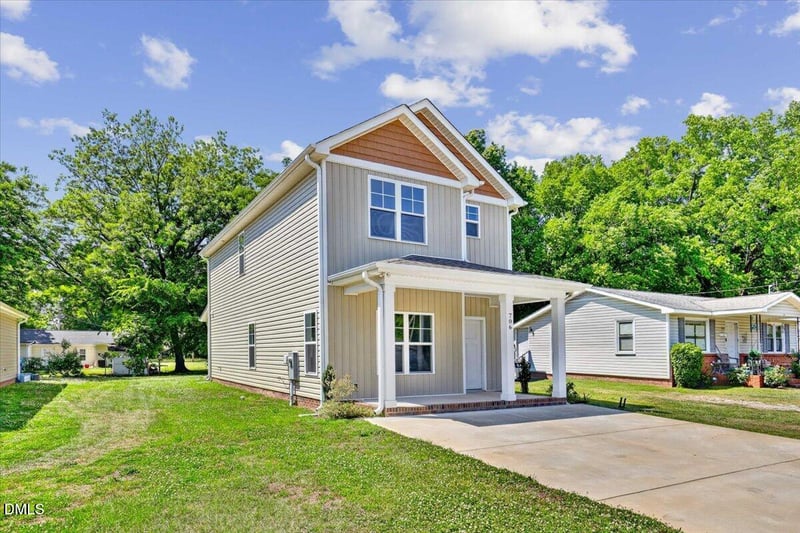 706 Pollock St, Selma, NC 27576