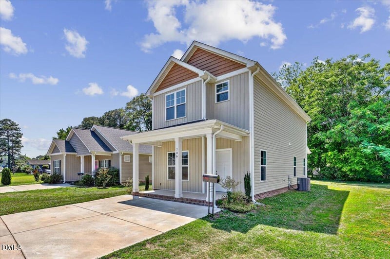 706 Pollock St, Selma, NC 27576