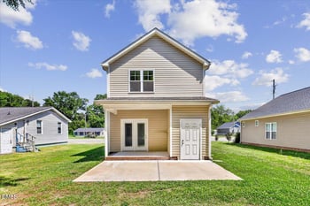 706 Pollock St, Selma, NC 27576
