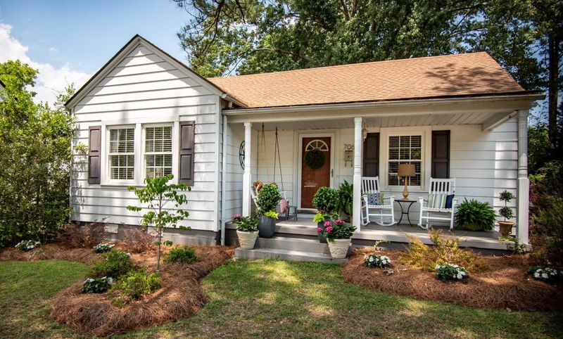706 W Pope St, Dunn, NC 28334