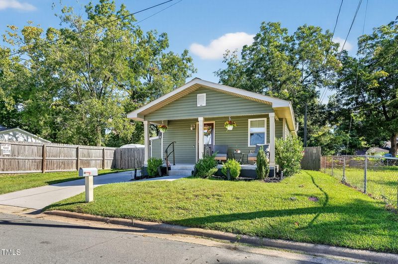 706 W Preston St, Selma, NC 27576
