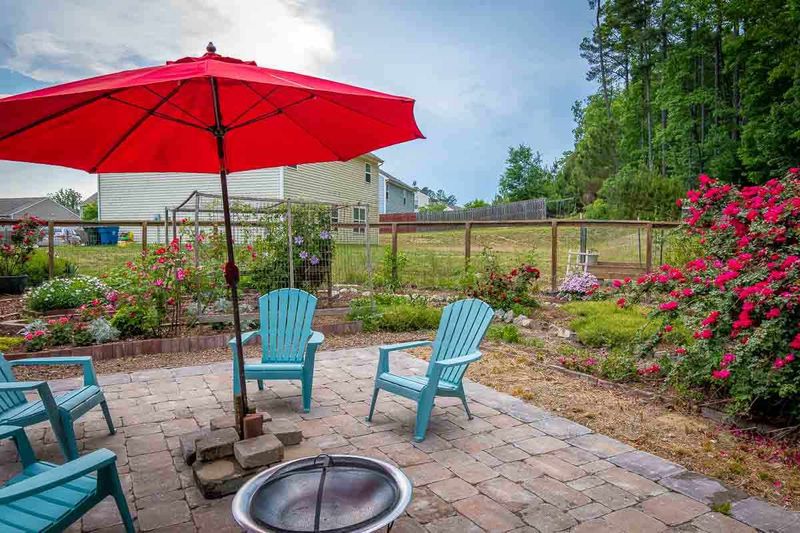 706 Woodside Park Ln, Durham, NC 27704