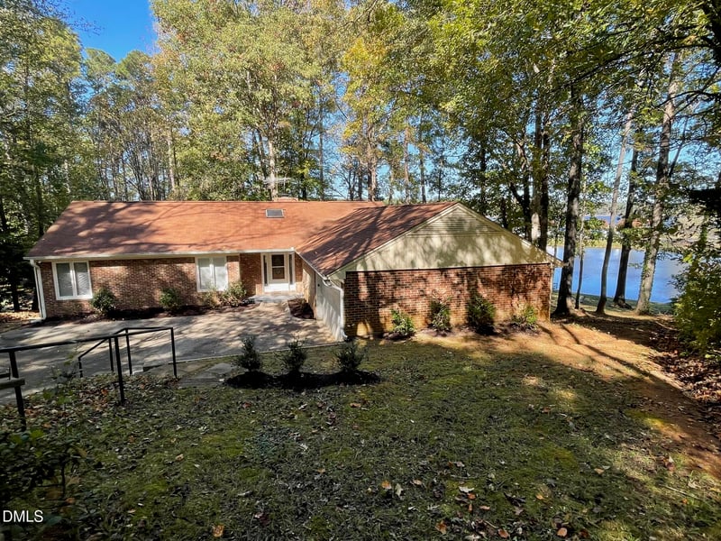 7063 Oak Rd, Sanford, NC 27332