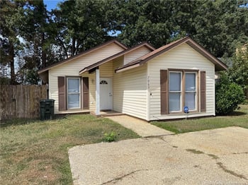 7069 Candlewood Dr, Fayetteville, NC 28314