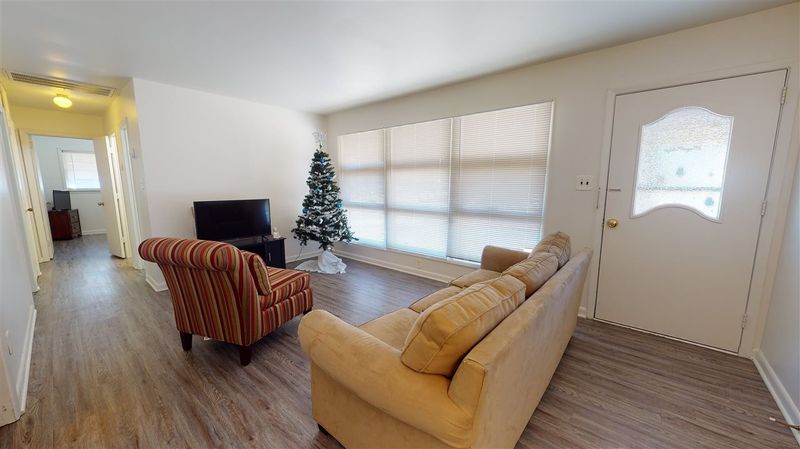 707 Beverly Dr, Raleigh, NC 27610