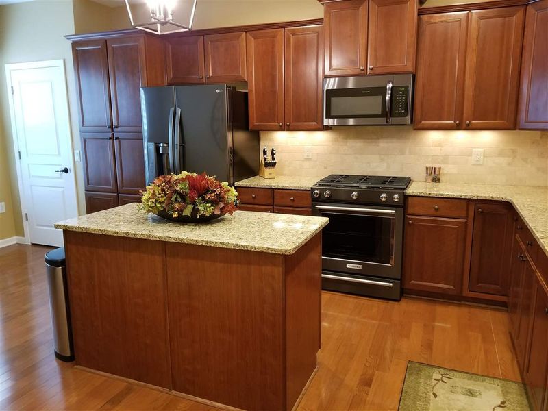707 Birstall Dr, Cary, NC 27519