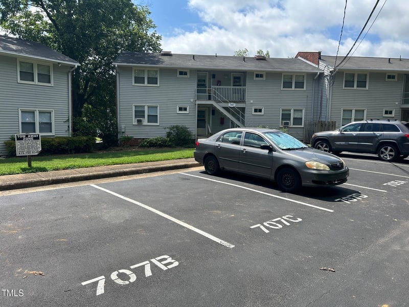 707 Daniels St #B, Raleigh, NC 27605