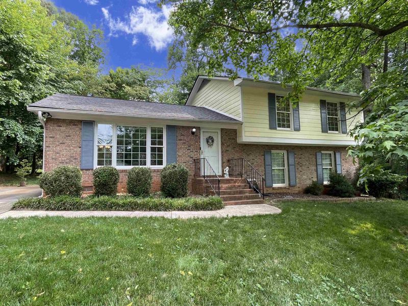 707 Delmar Rd, Cary, NC 27511