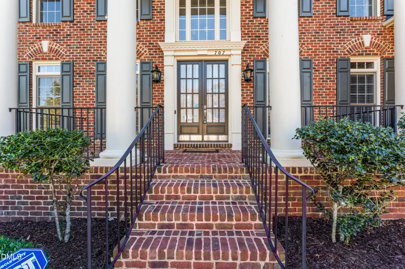 707 Dennison Ln, Cary, NC 27519