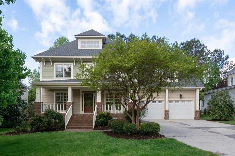 707 Edgemore Ave, Cary, NC 27519