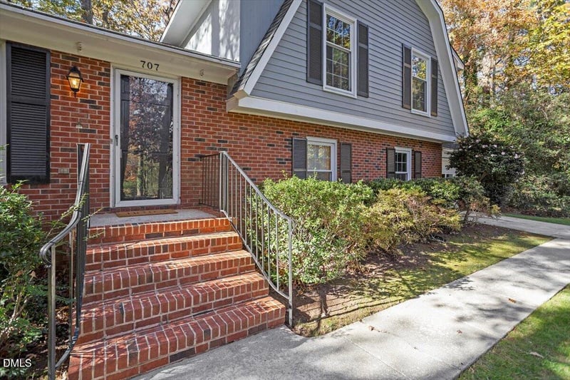 707 Estes Ct, Cary, NC 27511