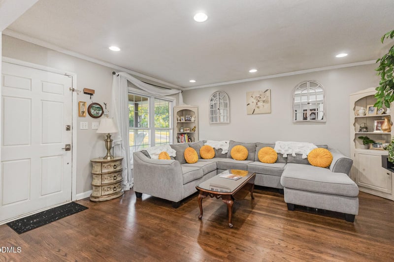 707 Forest Dr, Garner, NC 27529