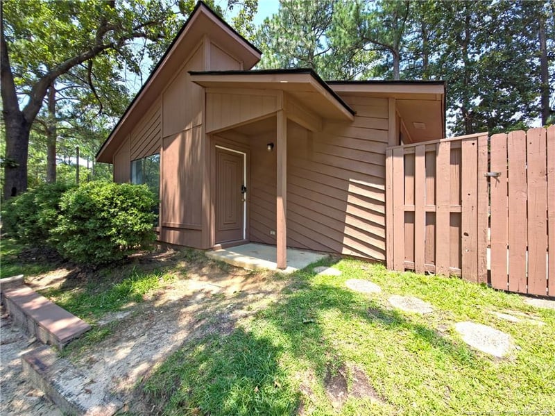 707 Hedgelawn Way, Fayetteville, NC 28311