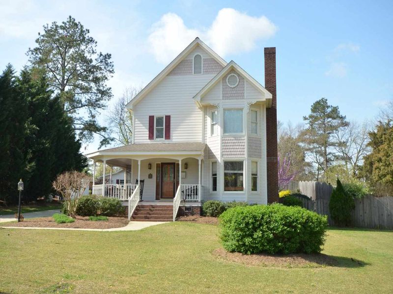 707 E Horne St, Clayton, NC 27520