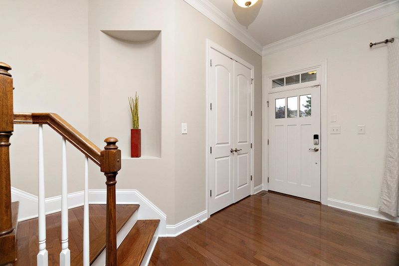 707 Long Meadows Rd, Chapel Hill, NC 27516