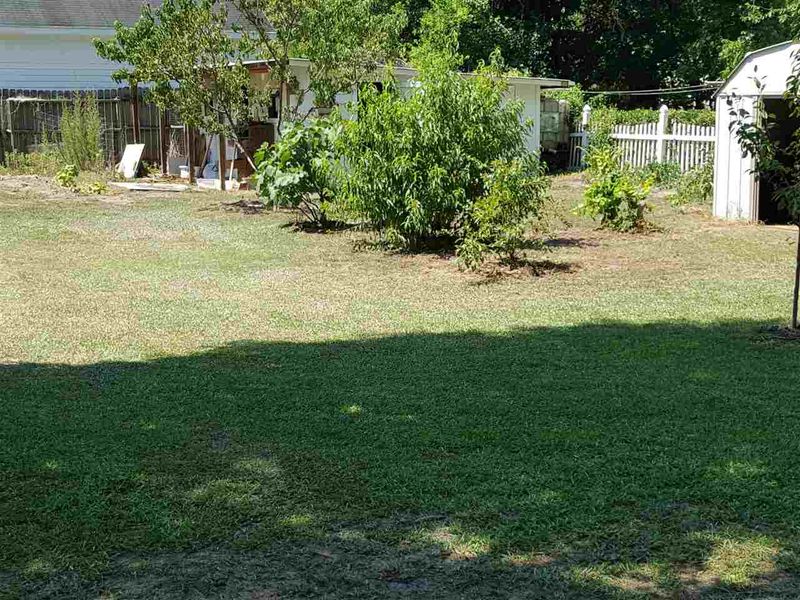 707 Memorial Dr, Dunn, NC 28334