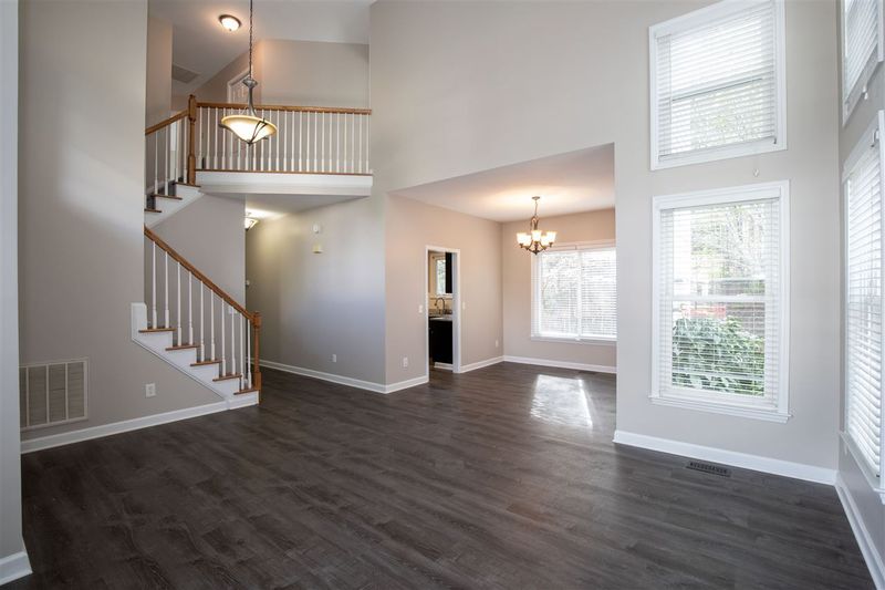 707 Midsummer Ln, Apex, NC 27502