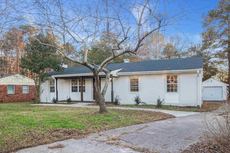 707 Pond St, Clayton, NC 27520