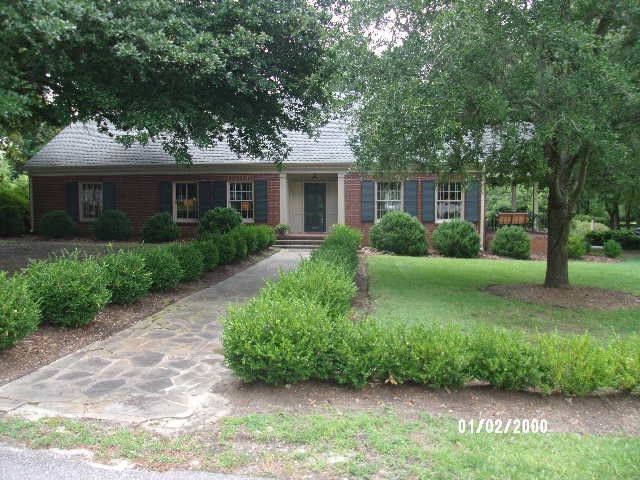 707 W Pope St, Dunn, NC 28334