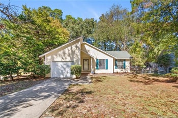 7076 Pantego Dr, Fayetteville, NC 28314