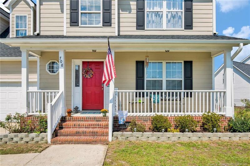 708 Bent Creek Dr, Hope Mills, NC 28348