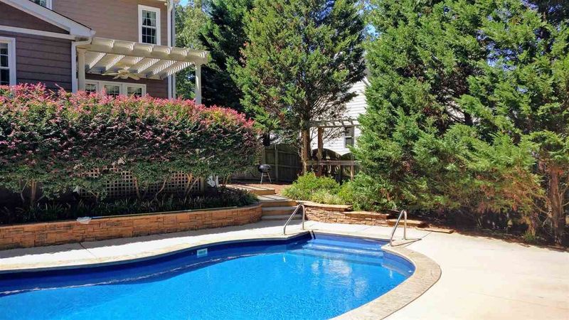 708 Bonhurst Dr, Holly Springs, NC 27540