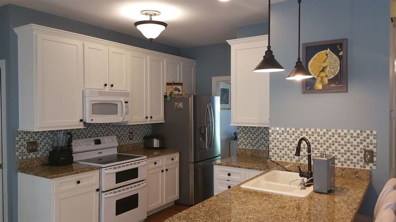 708 Bonhurst Dr, Holly Springs, NC 27540