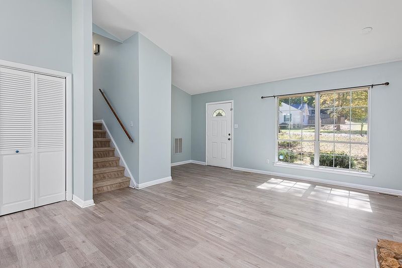 708 Castalia Dr, Cary, NC 27513