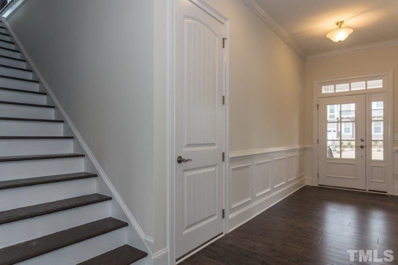 708 Greyhorne Way E, Cary, NC 27519