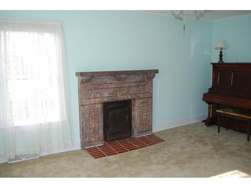 708 Haw River Hopedale Rd, Burlington, NC 27217
