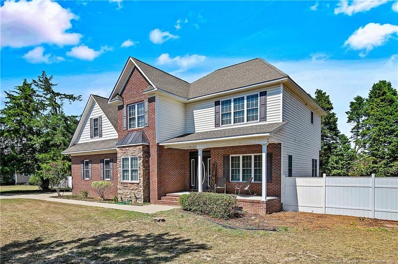 708 Maple Grove Ct, Hope Mills, NC 28348