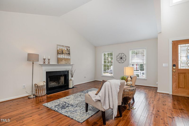 708 Midsummer Ln, Apex, NC 27502