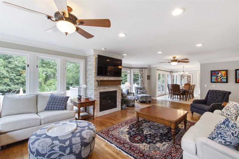 708 Pinehurst Dr, Chapel Hill, NC 27517
