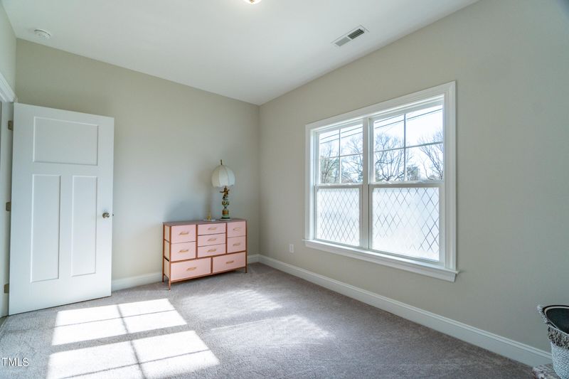 708 S Pollock St, Selma, NC 27576