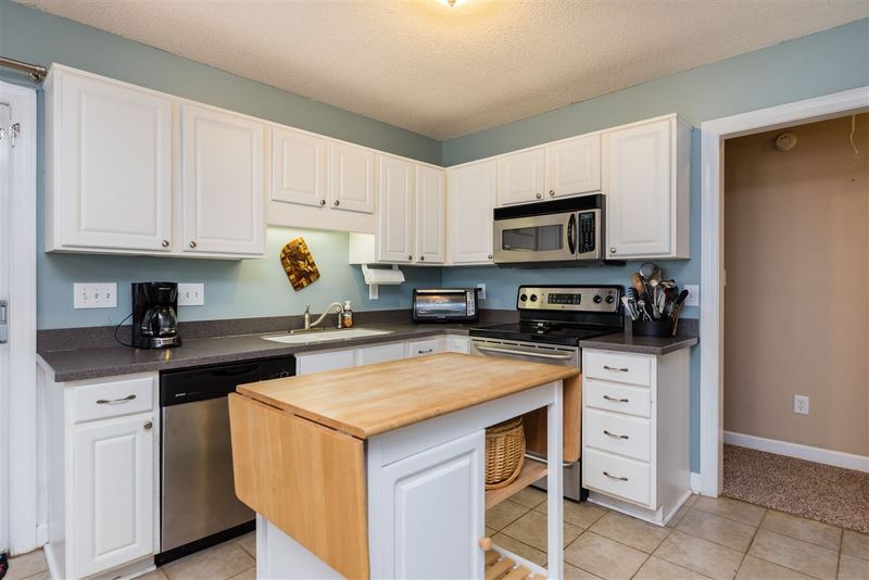 708 Sarratt Ridge Ct, Wake Forest, NC 27587